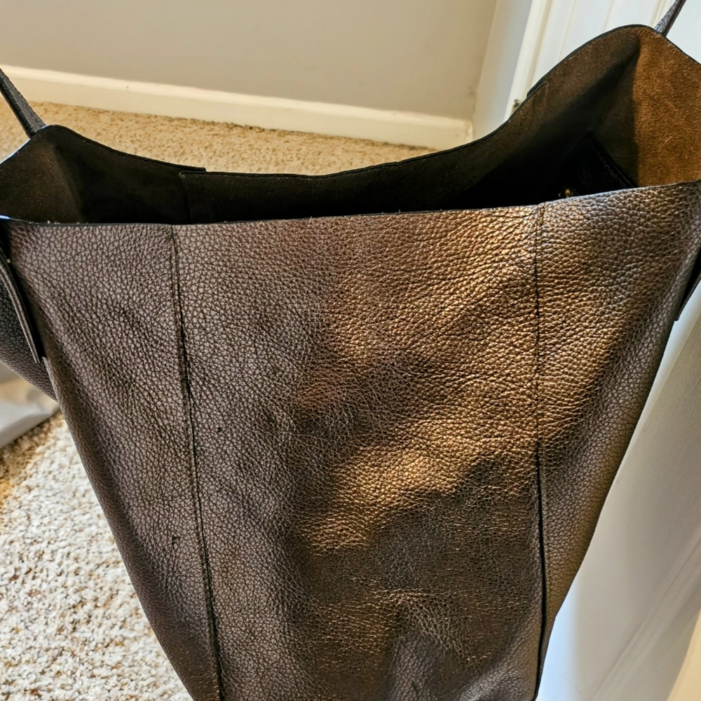 Kurt Geiger Italian Leather Metallic Tote Bag - Picture 7 of 9